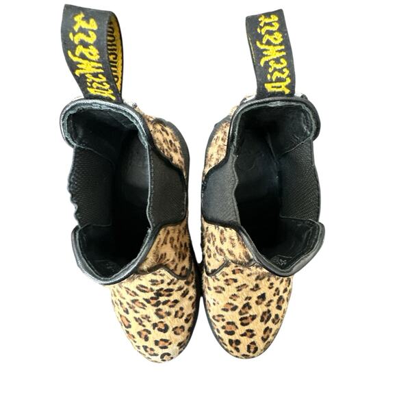 Dr. Martens Flora Beige Black Round Toe Pull-On Ankle Chelsea Womens Boots 6‎ - Picture 4 of 8